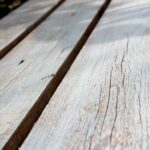 Terrasse en bois grise après deux étés : le vrai coupable n'est pas le temps