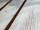 Terrasse en bois grise après deux étés : le vrai coupable n'est pas le temps